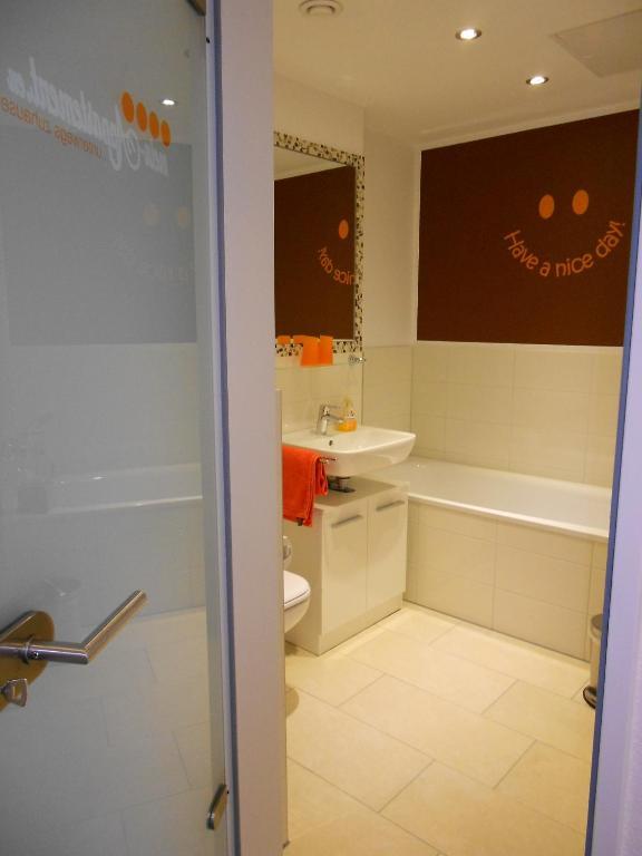 Mein Appartement Huerth Koeln Ngoại thất bức ảnh